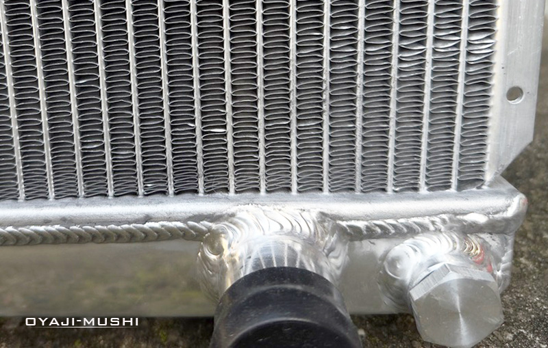 TRUSTグレッディ｜ラジエター潰れ２